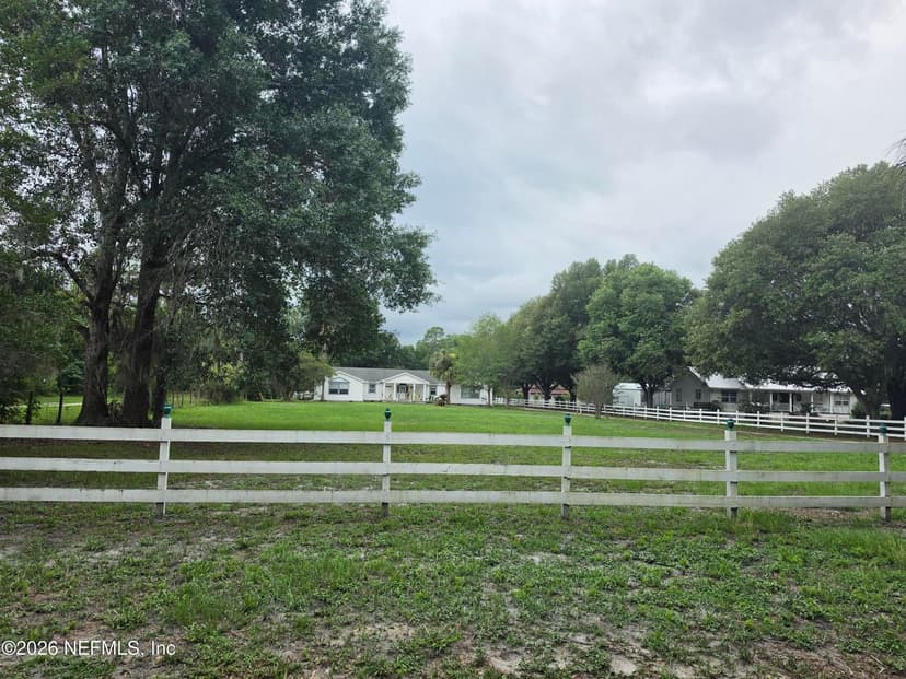 2554 NW 223RD Street NW, Lawtey, FL 32058