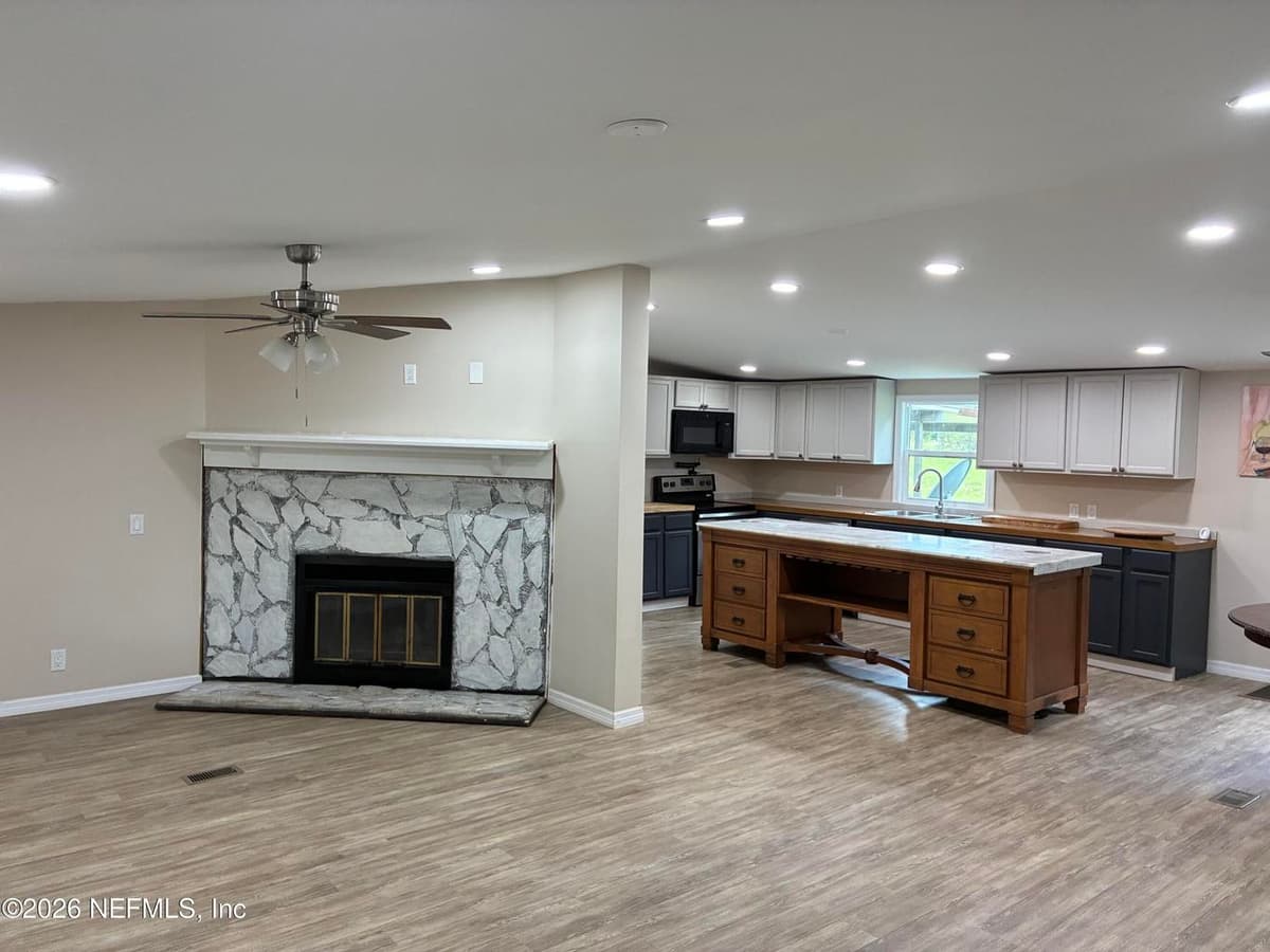 636 UNION Avenue, Interlachen, FL 32148, Interlachen, FL - photo 2
