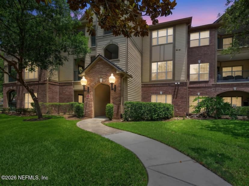 7800 POINT MEADOWS Drive 126, Jacksonville, FL 32256