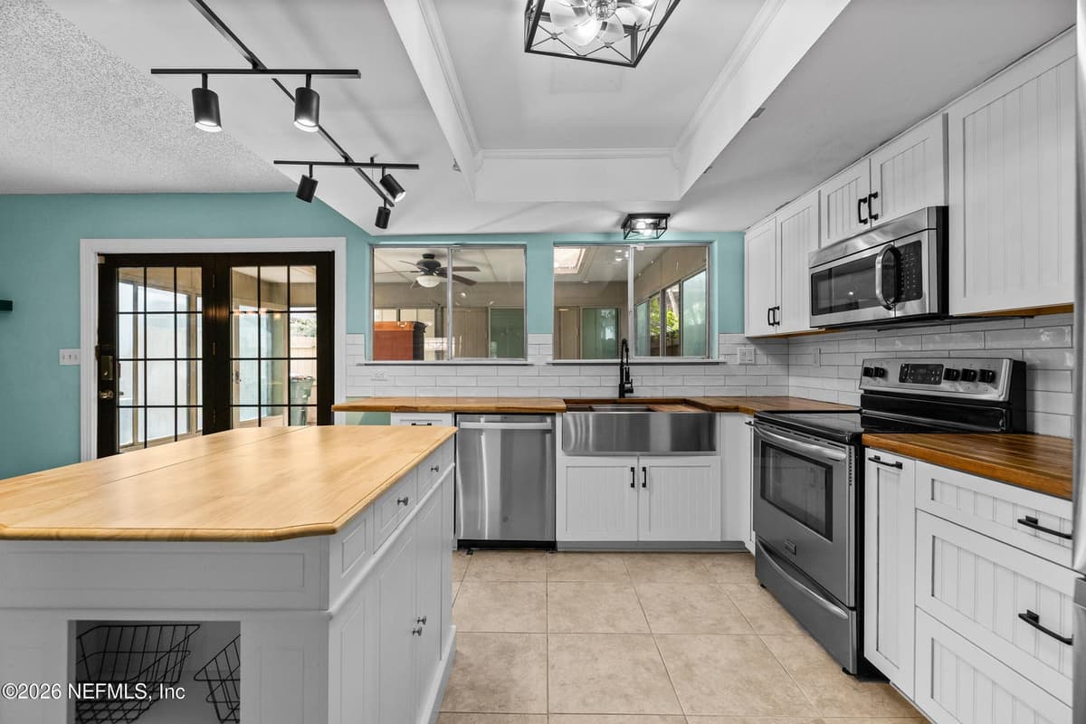 8203 SUTTON Place N, Jacksonville, FL 32217, Jacksonville, FL - photo 3