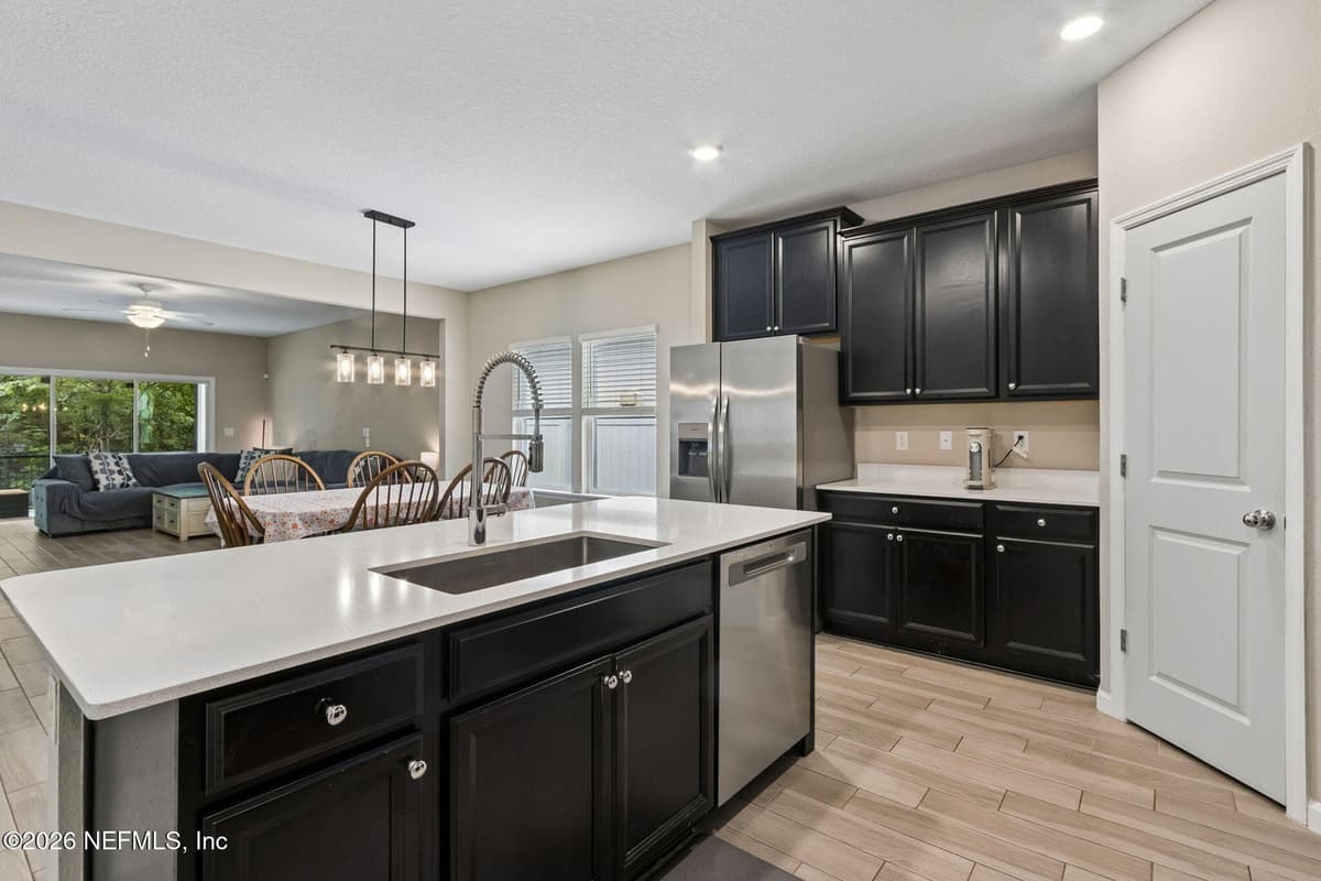 10863 VENTNOR Avenue, Jacksonville, FL 32218, Jacksonville, FL - photo 3