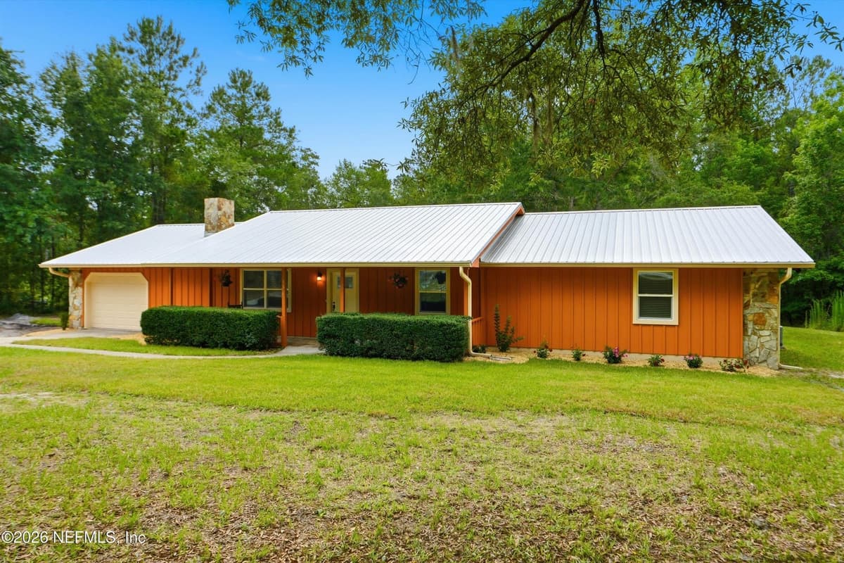 130 WIPPLETREE Court, Palatka, FL 32177, Palatka, FL - photo 2