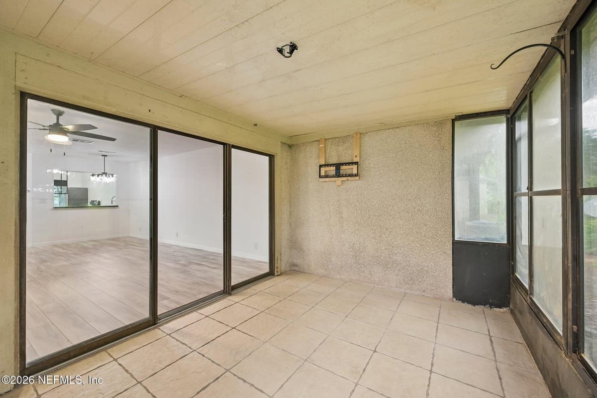 7701 BAYMEADOWS Circle W 1092, Jacksonville, FL 32256, Jacksonville, FL - photo 2