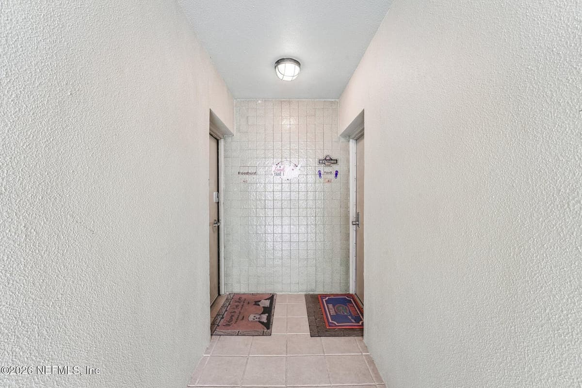 1717 NW 23RD Avenue 4E, Gainesville, FL 32605, Gainesville, FL - photo 2