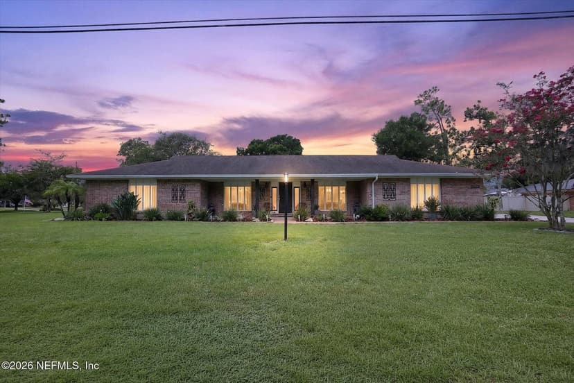 8620 SAN SERVERA Drive W, Jacksonville, FL 32217