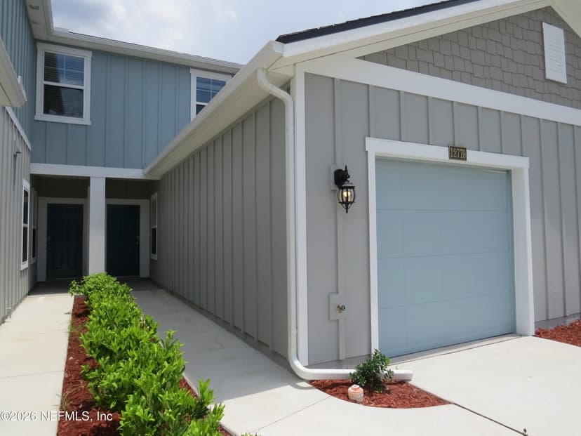 12779 VETERANS Court, Jacksonville, FL 32218