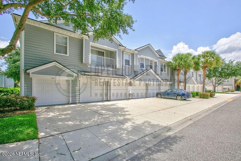 7060 DEER LODGE Circle 111, Jacksonville, FL 32256