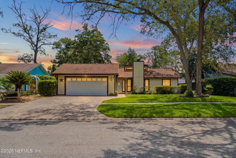 3933 PETITE Drive W, Jacksonville, FL 32250