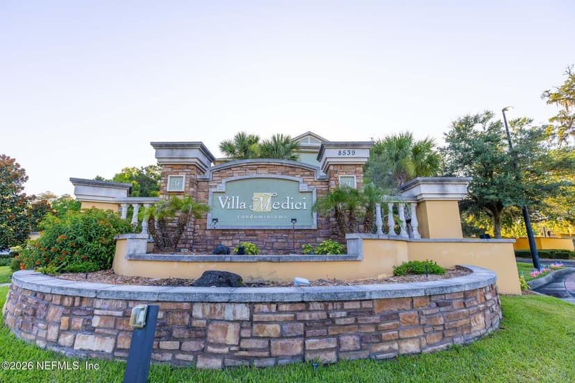 8539 GATE Parkway 122, Jacksonville, FL 32216