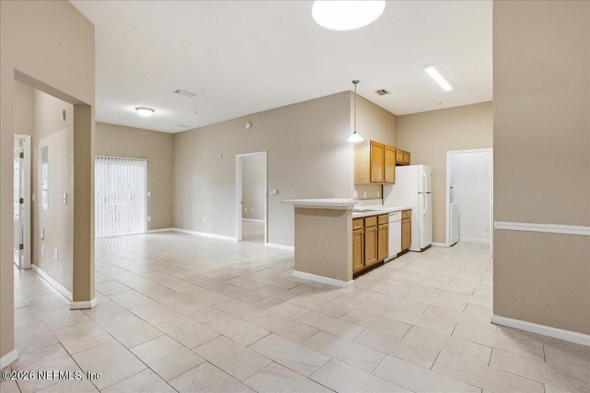 6100 MAGGIES Circle 104, Jacksonville, FL 32244, Jacksonville, FL - photo 2