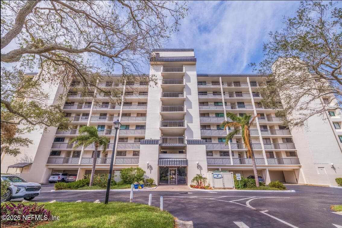 11730 SHIPWATCH Drive 608, Largo, FL 33774, Largo, FL - photo 2
