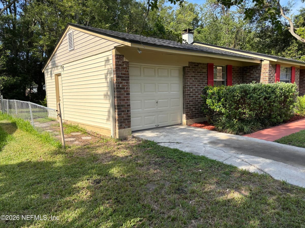 7322 SHARBETH Drive S, Jacksonville, FL 32210, Jacksonville, FL - photo 2