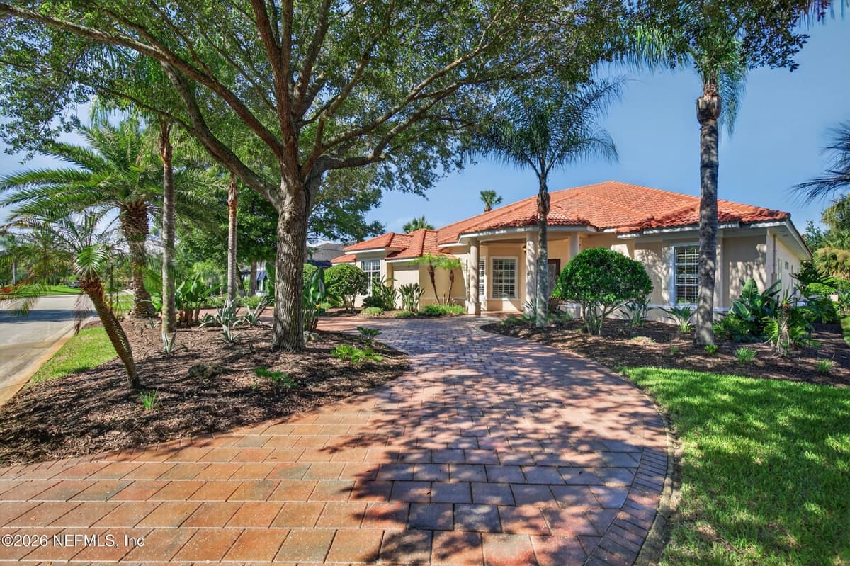 8 OLD OAK Drive N, Palm Coast, FL 32137, Palm Coast, FL - photo 2
