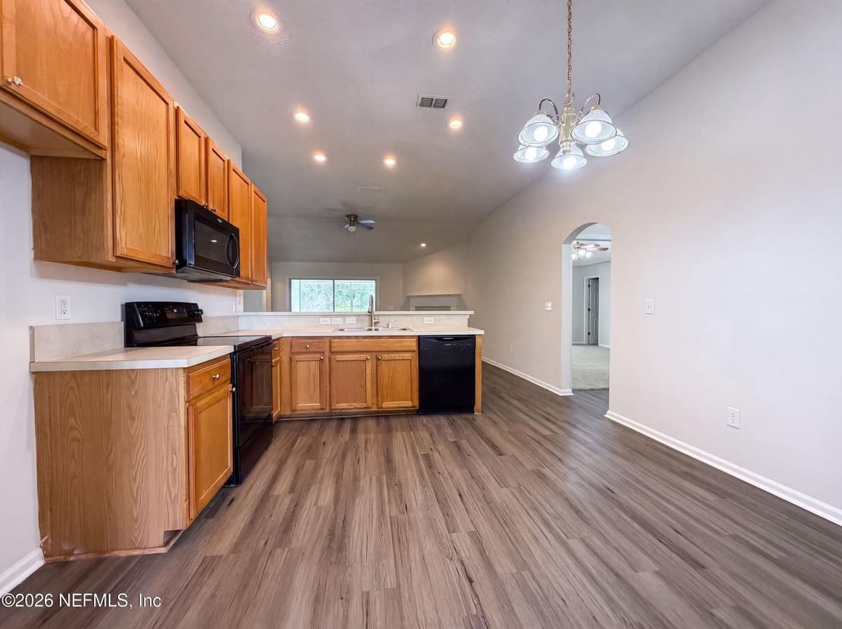8436 STAPLEHURST Drive W, Jacksonville, FL 32244, Jacksonville, FL - photo 2
