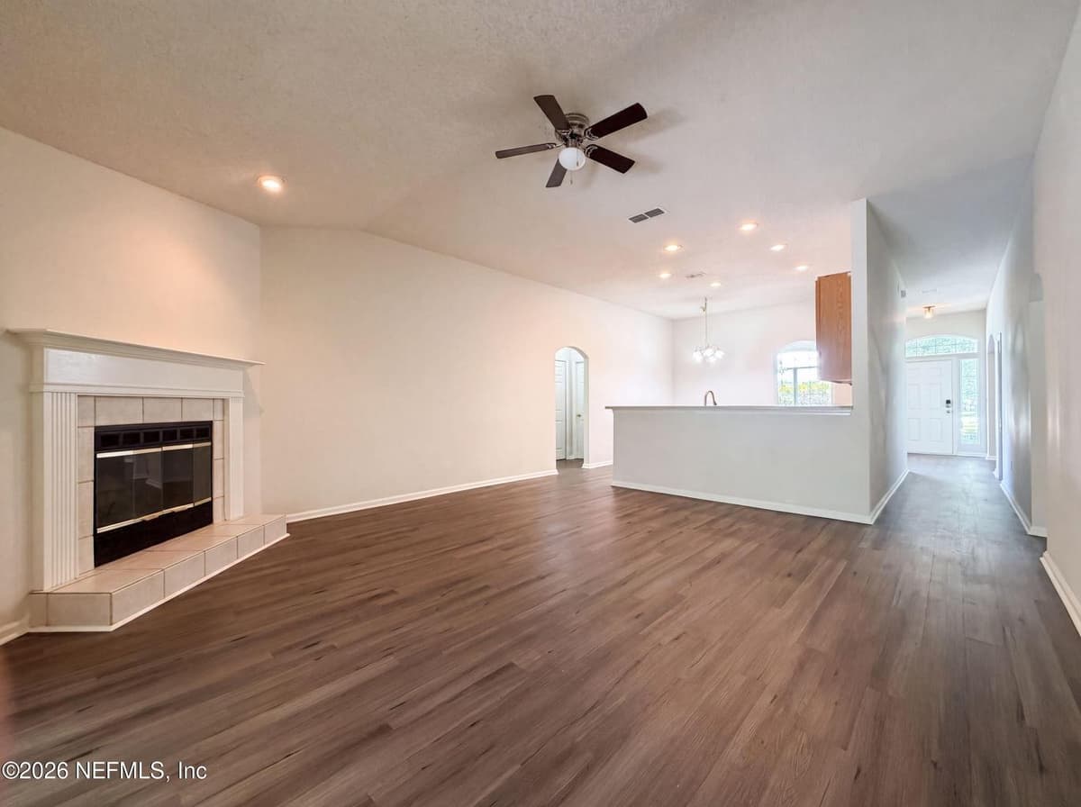 8436 STAPLEHURST Drive W, Jacksonville, FL 32244, Jacksonville, FL - photo 3