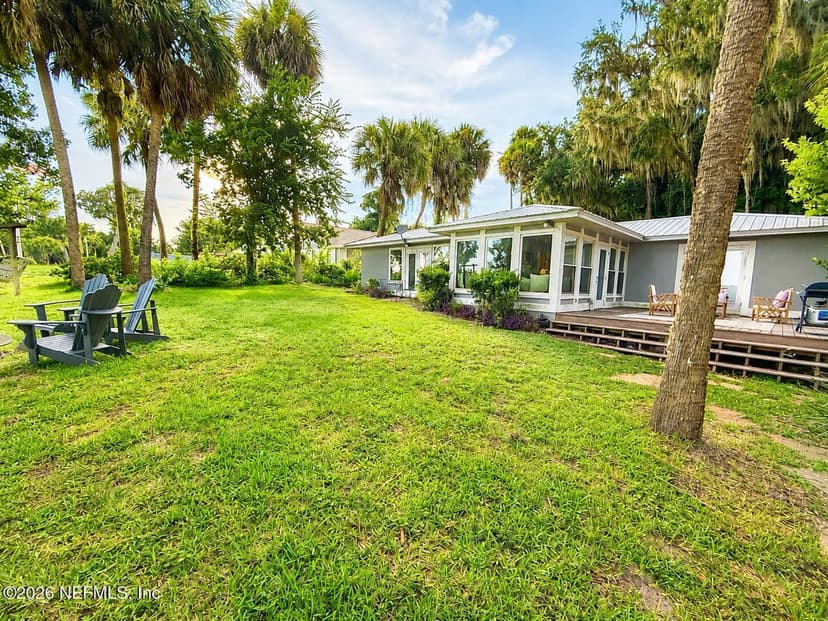 277 W RIVER Road, Palatka, FL 32177