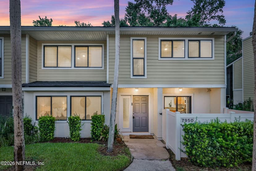 7950 LOS ROBLES Court 7950, Jacksonville, FL 32256