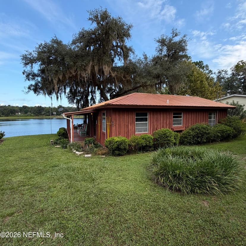 172 SILVER LAKE Drive, Interlachen, FL 32148
