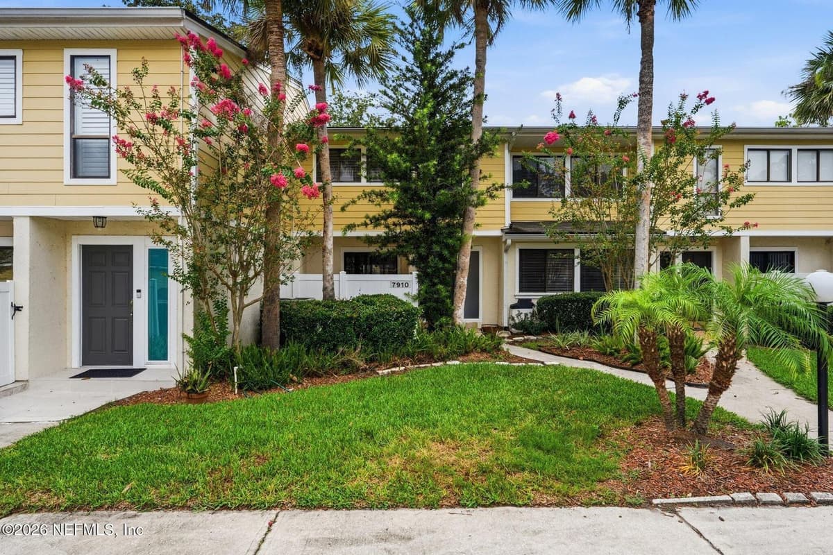 7910 LOS ROBLES Court, Jacksonville, FL 32256, Jacksonville, FL - photo 2