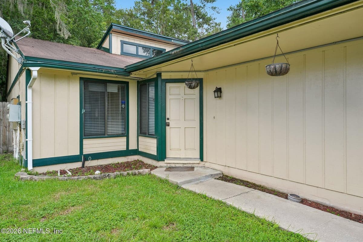 1317 ELLIS TRACE Drive W, Jacksonville, FL 32205, Jacksonville, FL - photo 2