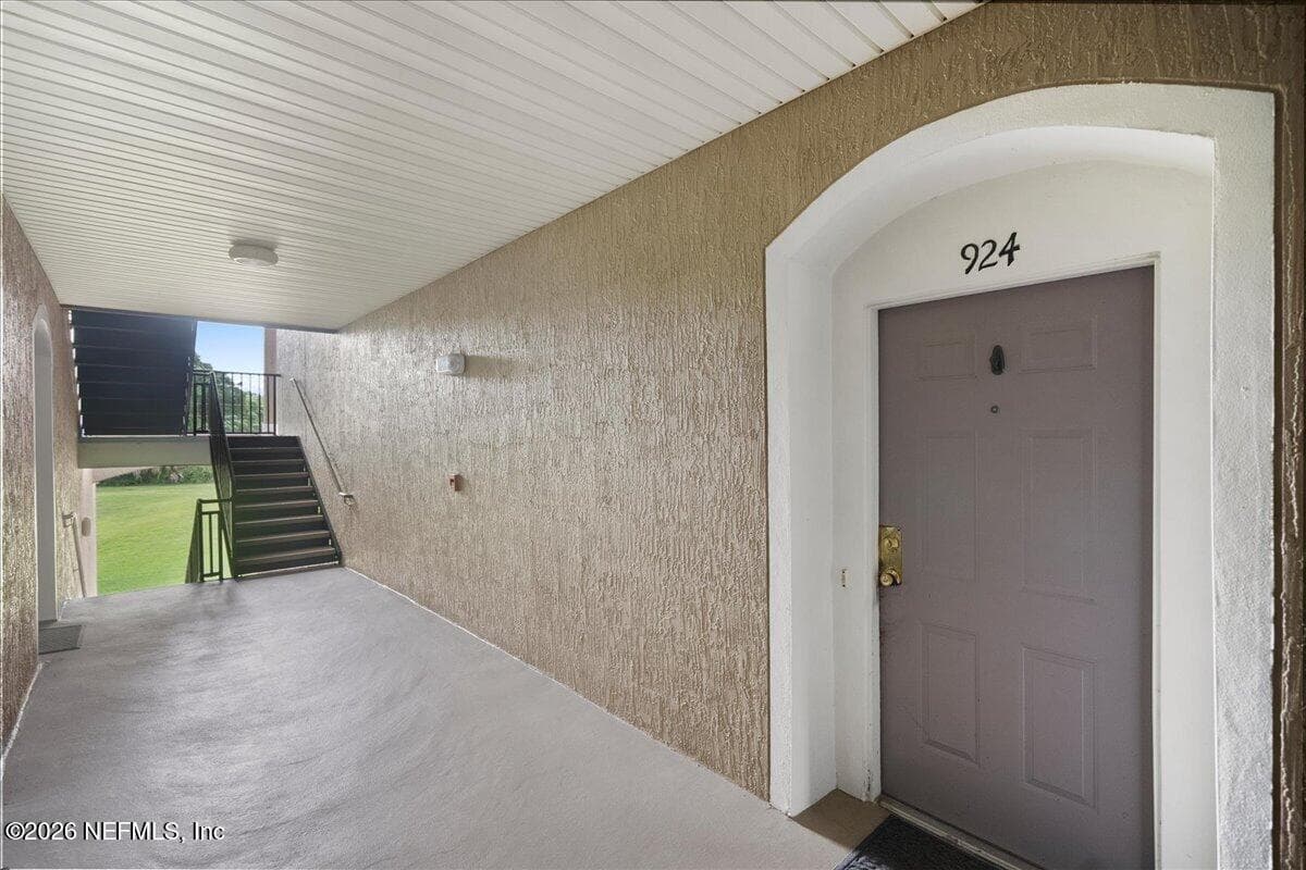 10550 BAYMEADOWS Road 924, Jacksonville, FL 32256, Jacksonville, FL - photo 2