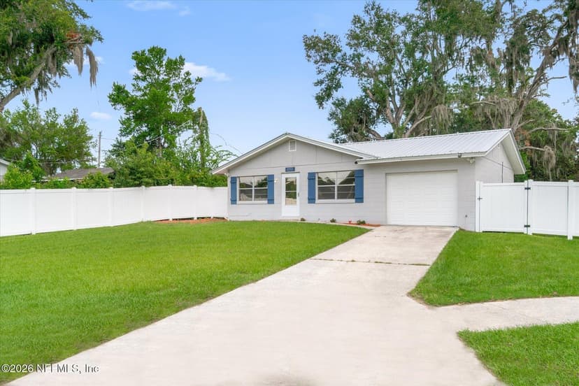2312 SILVER LAKE Drive, Palatka, FL 32177