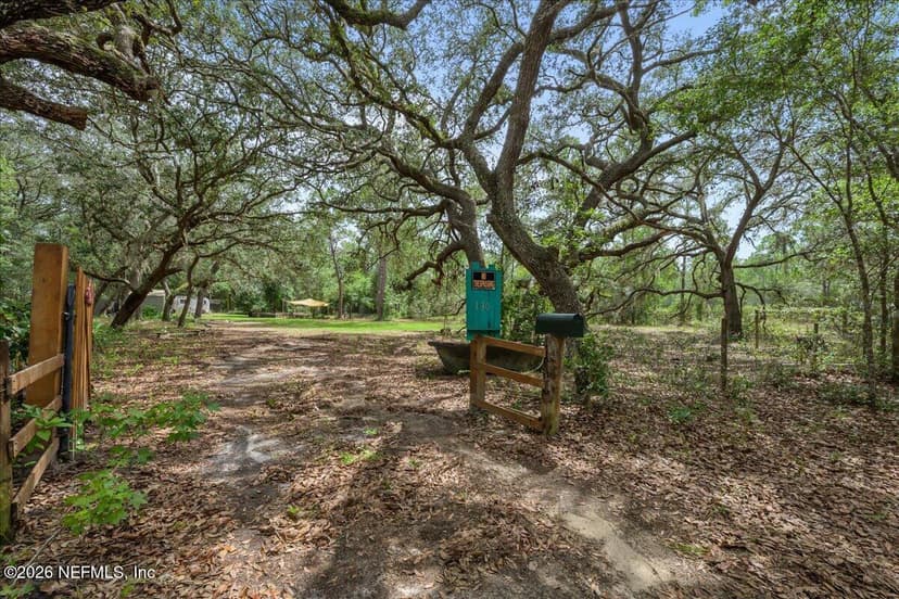 130 BUCKLES Drive, Interlachen, FL 32148