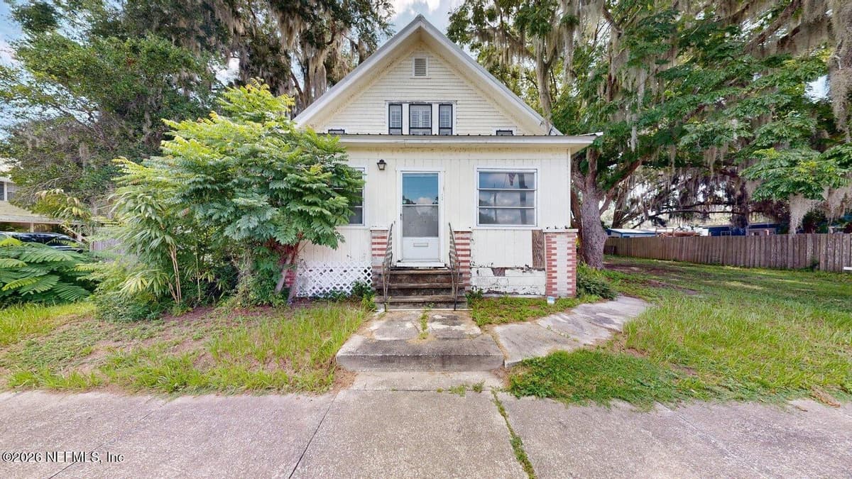 216 N SUMMIT Street, Crescent City, FL 32112, Crescent City, FL - photo 2