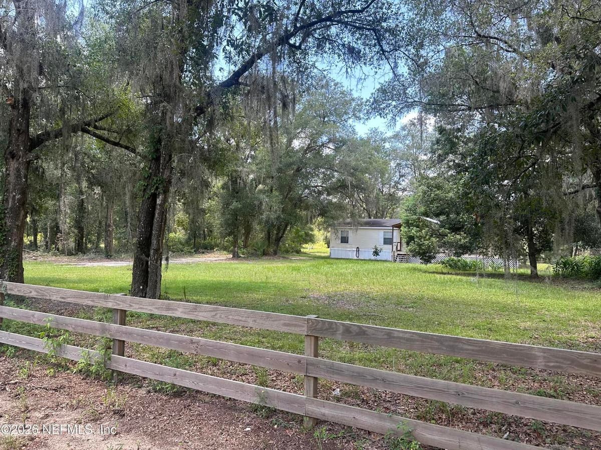 101 W STRICKLAND Road, Interlachen, FL 32148, Interlachen, FL - photo 2