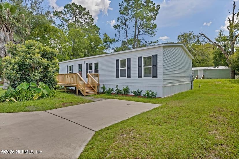 411 E LAKE Street, Palatka, FL 32177
