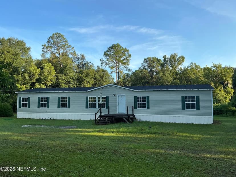5206 SILVER LAKE Drive 2, Palatka, FL 32177