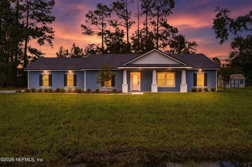 114 W CAMELOT Drive, Palatka, FL 32177