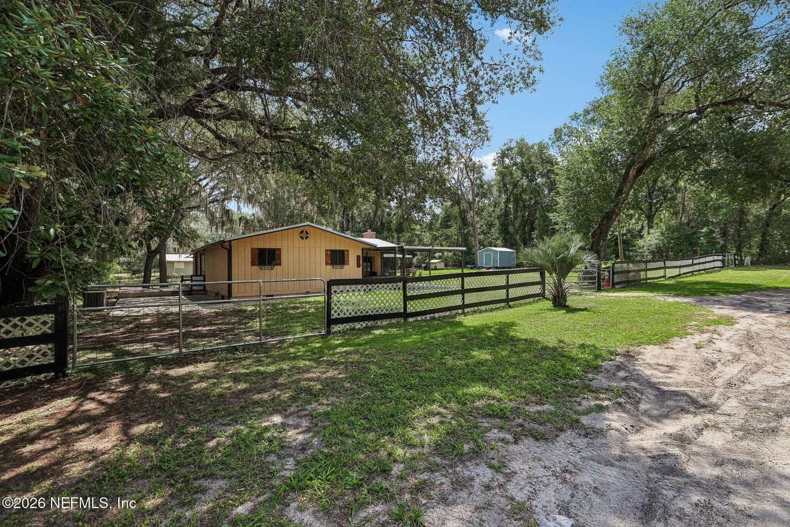 212 DOGWOOD Drive, Interlachen, FL 32148, Interlachen, FL - photo 1