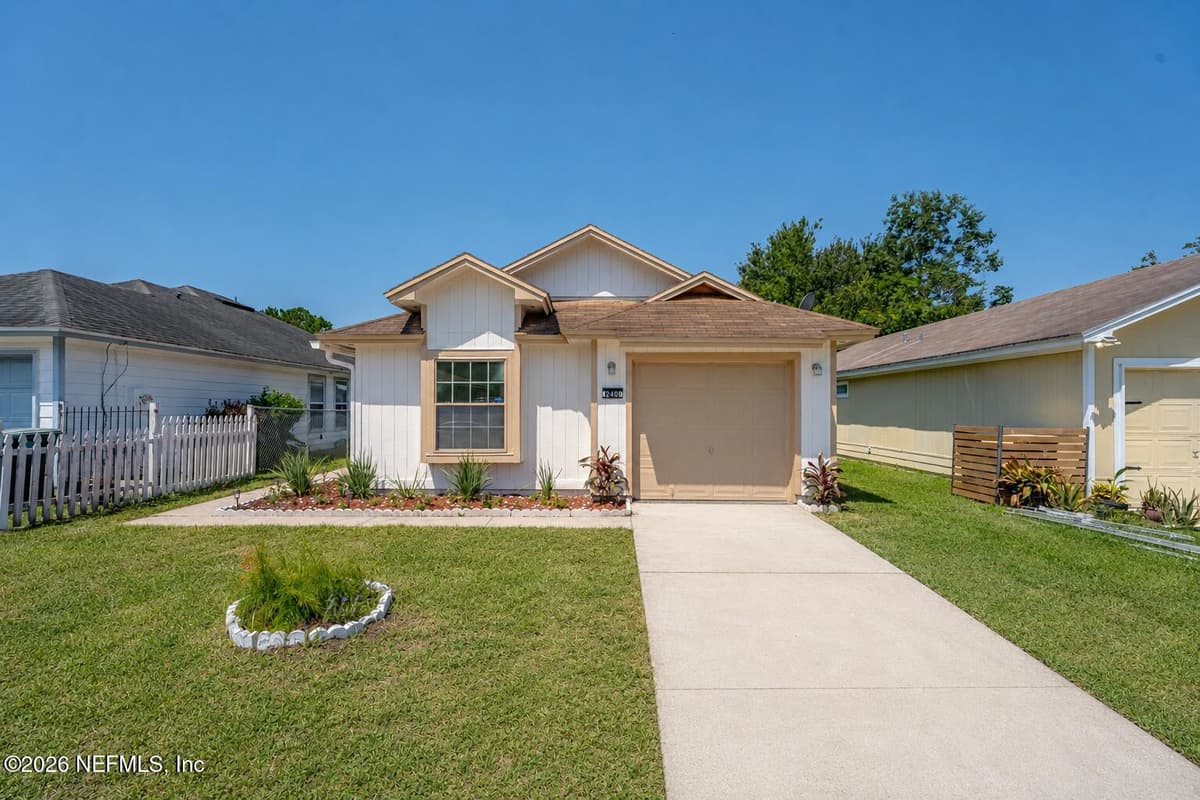 2400 TOWNSQUARE Drive, Jacksonville, FL 32216, Jacksonville, FL - photo 2