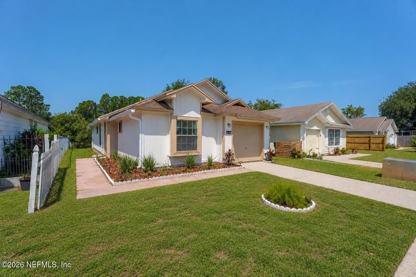 2400 TOWNSQUARE Drive, Jacksonville, FL 32216