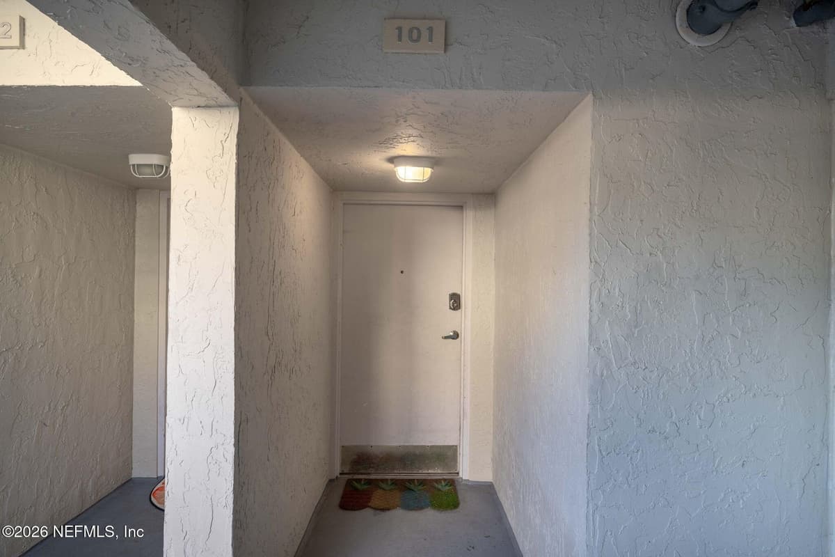 10 N 11TH Avenue N 101, Jacksonville Beach, FL 32250, Jacksonville Beach, FL - photo 2
