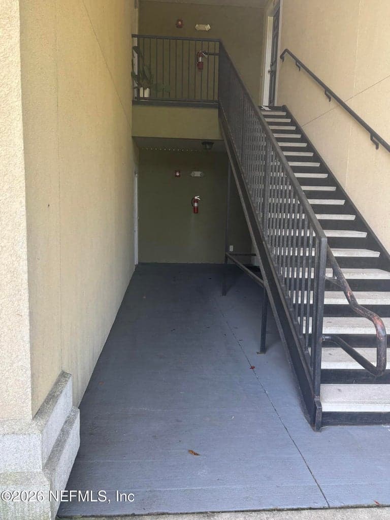 3711 KIRKPATRICK Circle 16-1, Jacksonville, FL 32210, Jacksonville, FL - photo 2