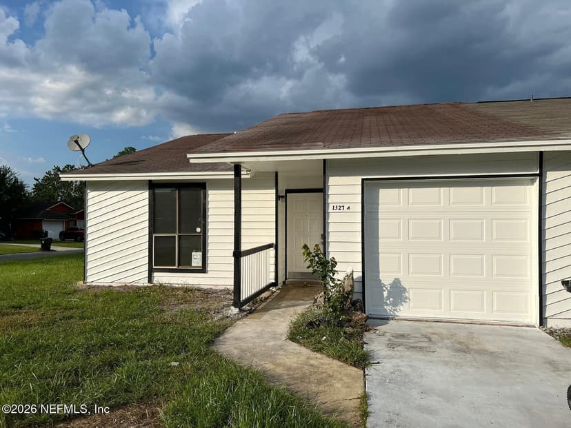 1327 BAY HILL Boulevard A, Orange Park, FL 32065