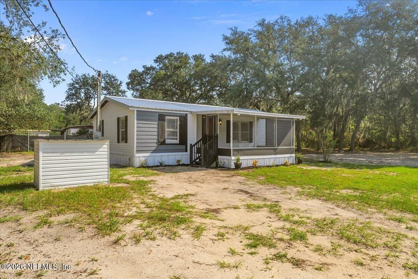 220 GLISSON Street, Interlachen, FL 32148