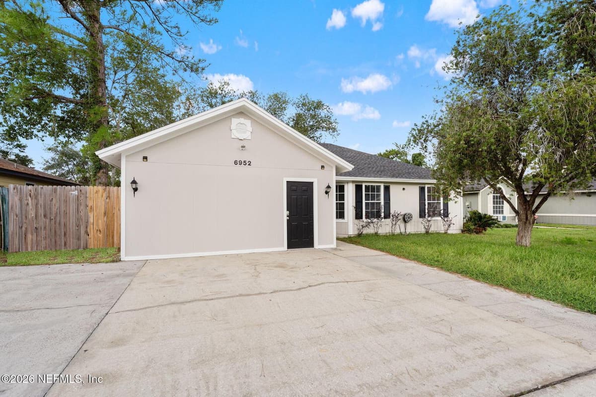 6952 HUNTINGTON WOODS Circle E, Jacksonville, FL 32244, Jacksonville, FL - photo 2