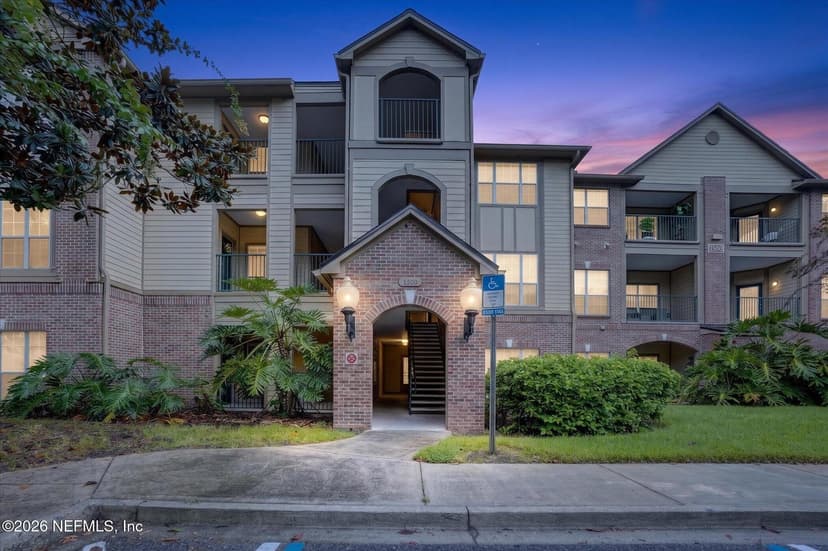 7800 POINT MEADOWS Drive 1521, Jacksonville, FL 32256