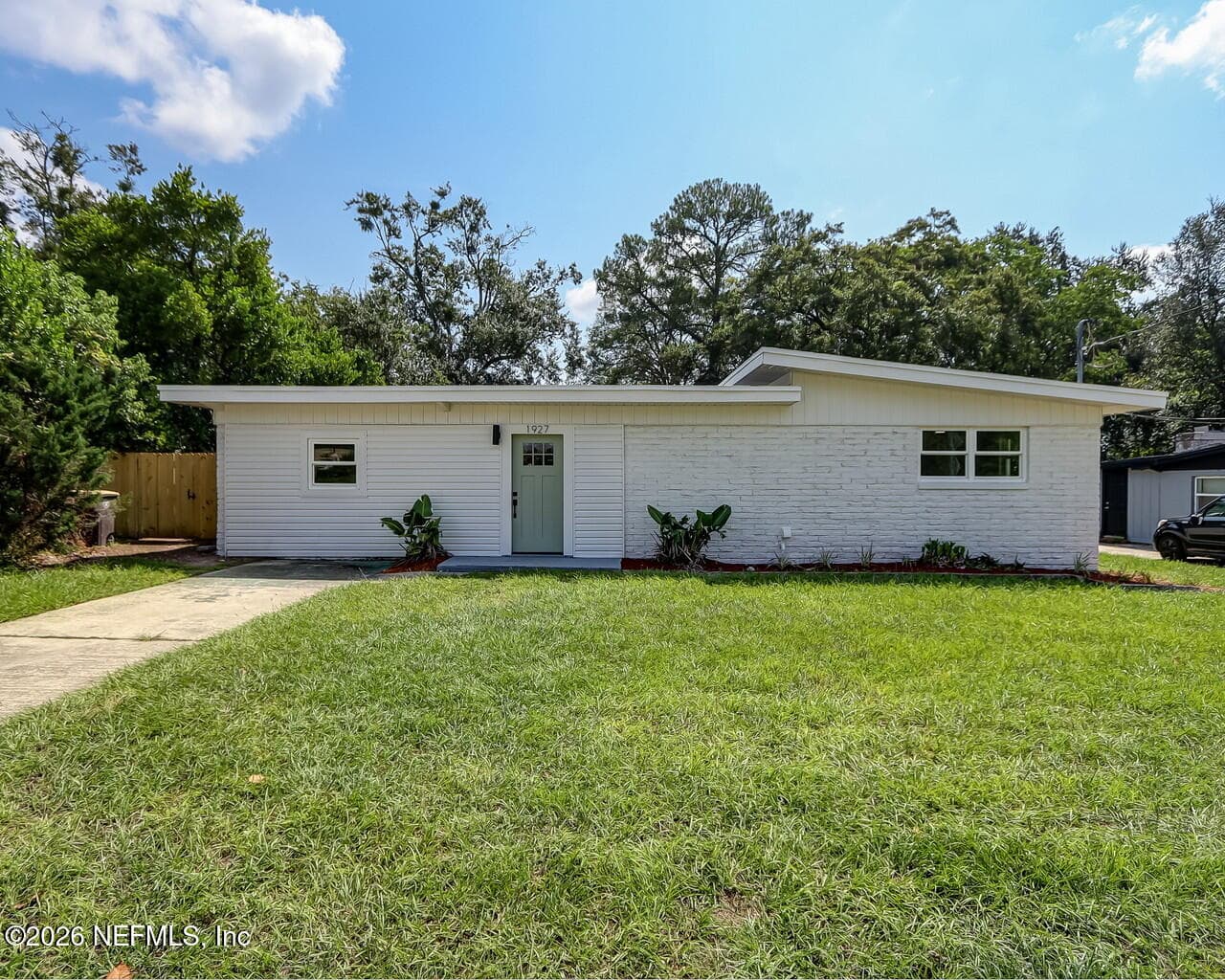 1927 FOURAKER Road, Jacksonville, FL 32210