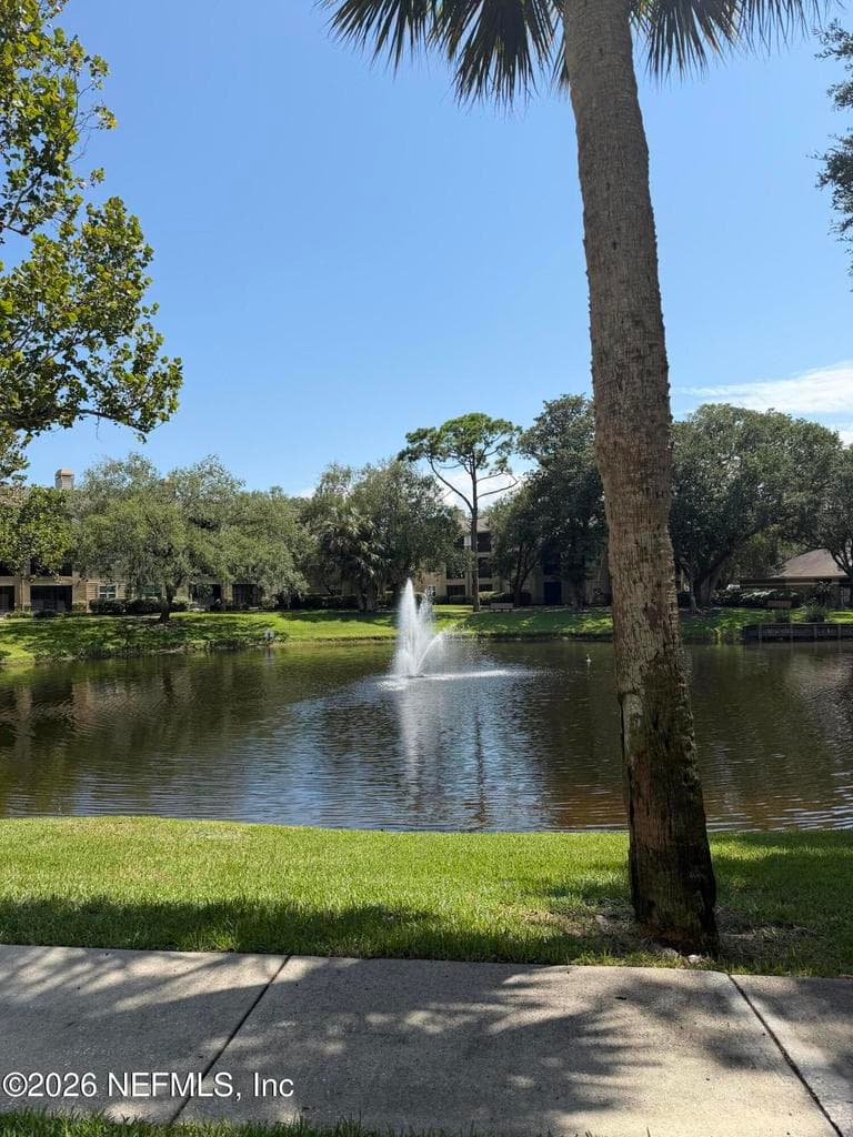 9 ARBOR CLUB DRIVE Drive 105, Palm Valley, FL 32082