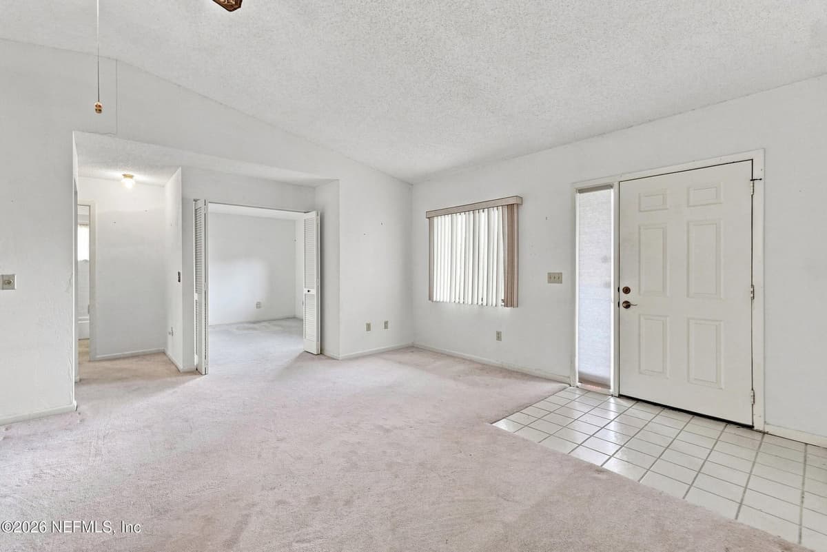 5 WHITE HALL Drive, Palm Coast, FL 32164, Palm Coast, FL - photo 2