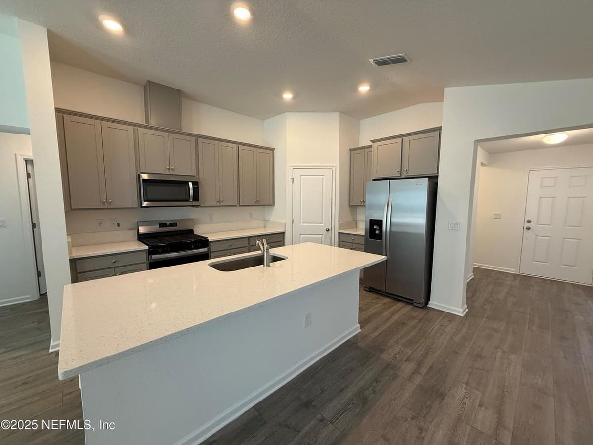 1818 TRAINORS Way, Jacksonville, FL 32218, Jacksonville, FL - photo 3