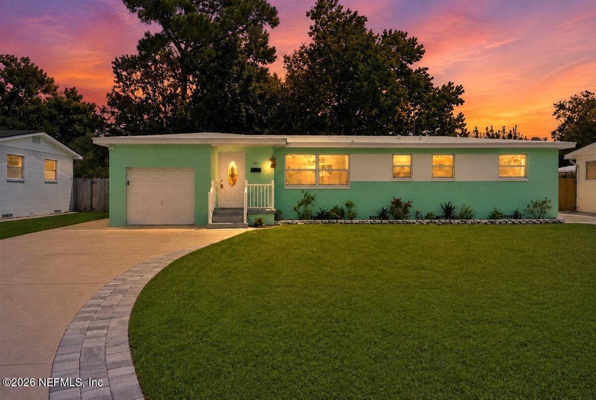 2125 W LOU Drive, Jacksonville, FL 32216