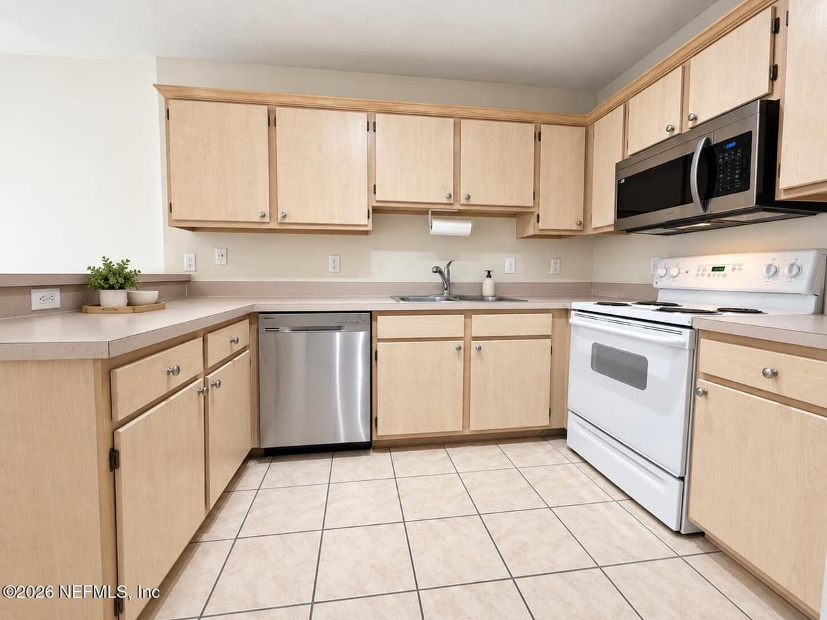 1655 THE GREENS Way 3024, Jacksonville Beach, FL 32250, Jacksonville Beach, FL - photo 3