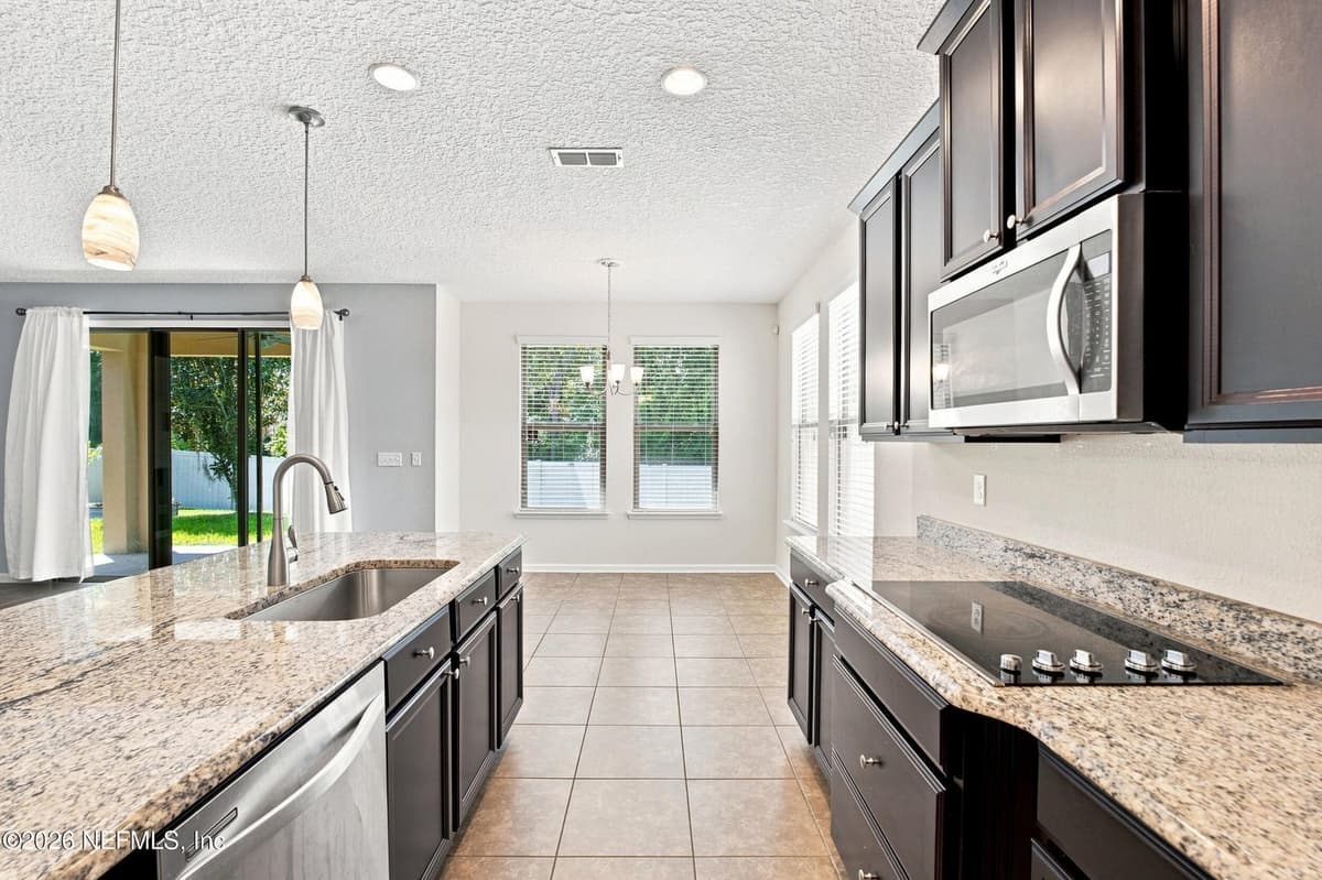 598 AMBER CREEK Drive, Jacksonville, FL 32218, Jacksonville, FL - photo 3