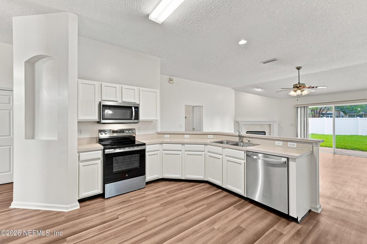 1109 SEATTLE SLEW Lane, Jacksonville, FL 32218, Jacksonville, FL - photo 3