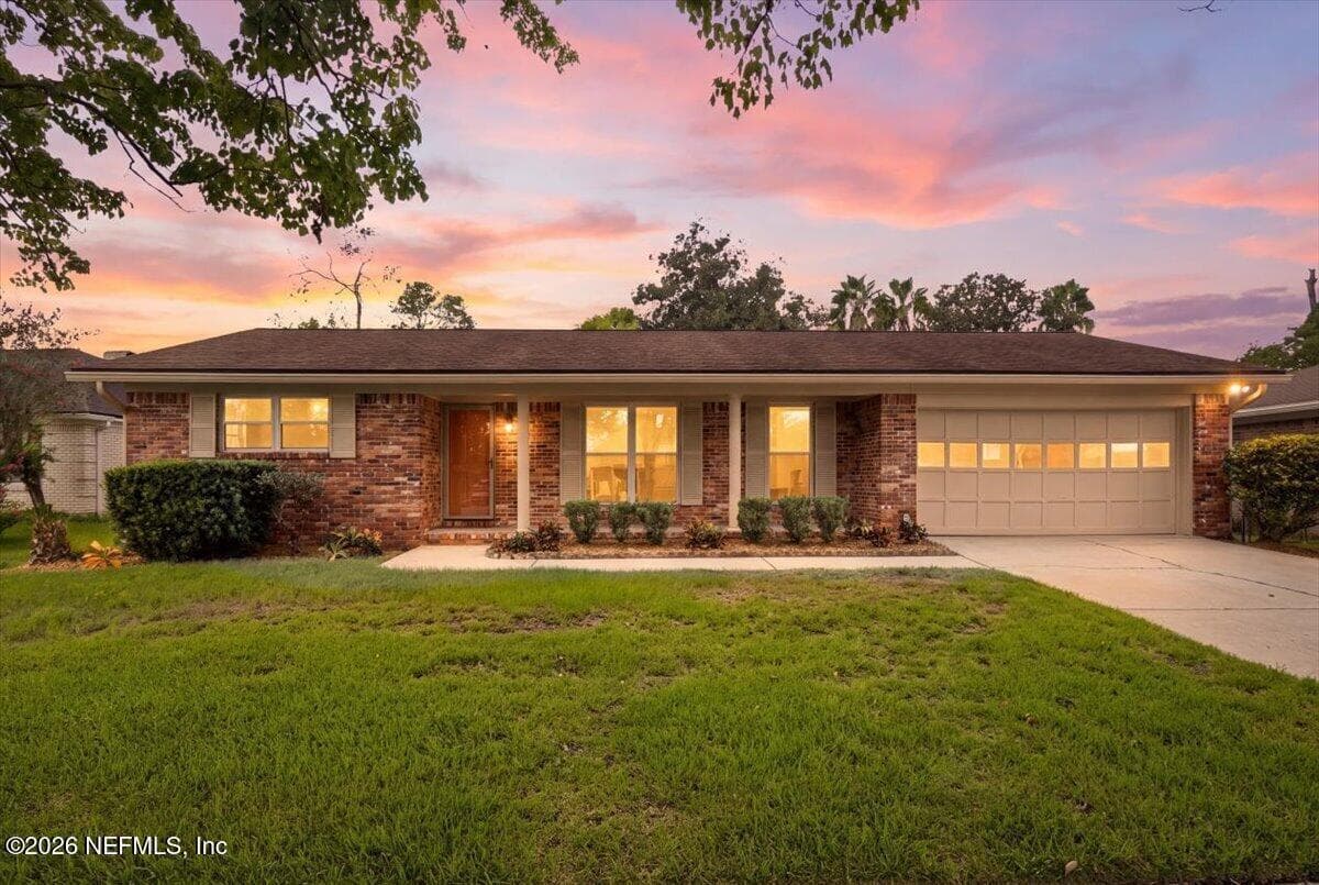 9042 WARWICKSHIRE Road, Jacksonville, FL 32257